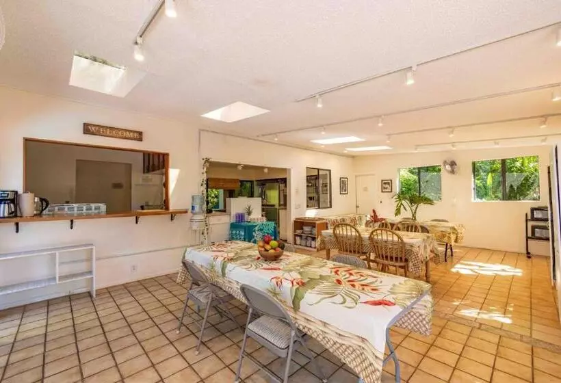 Hotelli Gardenia Room On Tropical Lush Farm In Haiku, Maui