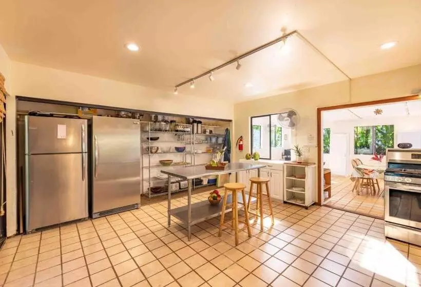 Hotelli Gardenia Room On Tropical Lush Farm In Haiku, Maui