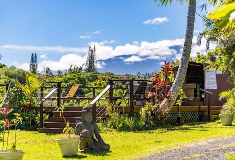 Hotelli Gardenia Room On Tropical Lush Farm In Haiku, Maui