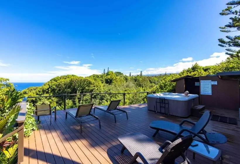 Hotelli Gardenia Room On Tropical Lush Farm In Haiku, Maui