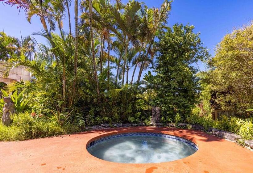 Hotel Gardenia Room On Tropical Lush Farm In Haiku, Maui