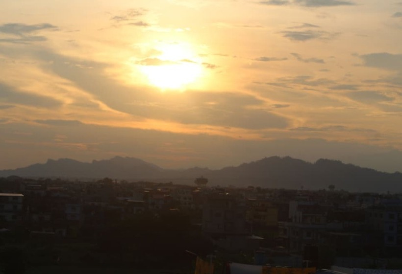 هتل Giggle Coast Restro And Lodging