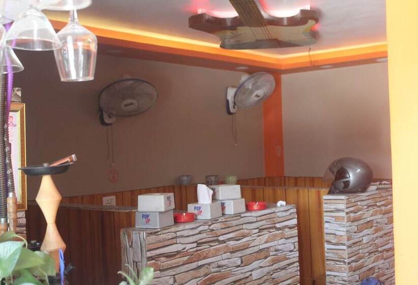 هتل Giggle Coast Restro And Lodging