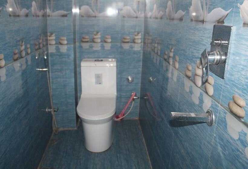 هتل Giggle Coast Restro And Lodging