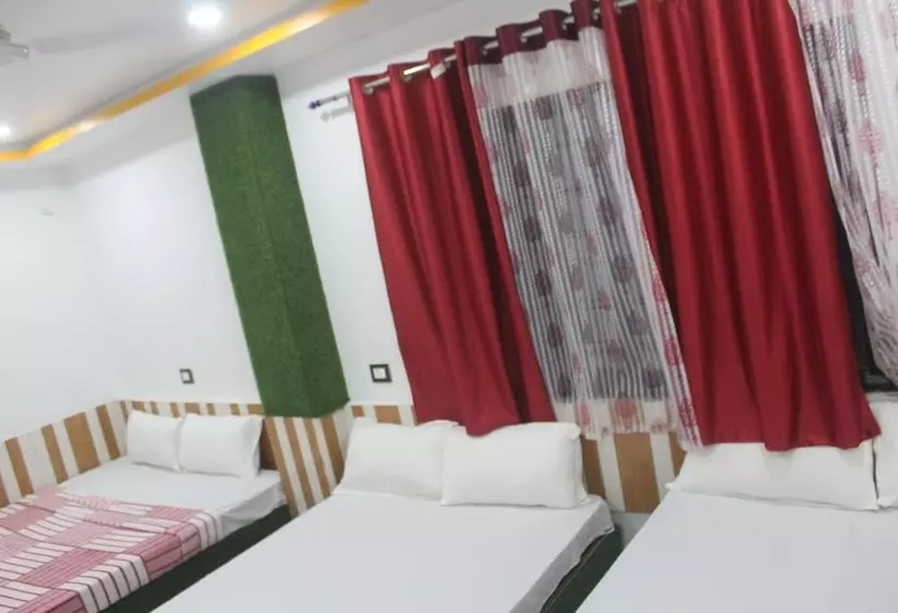 هتل Giggle Coast Restro And Lodging
