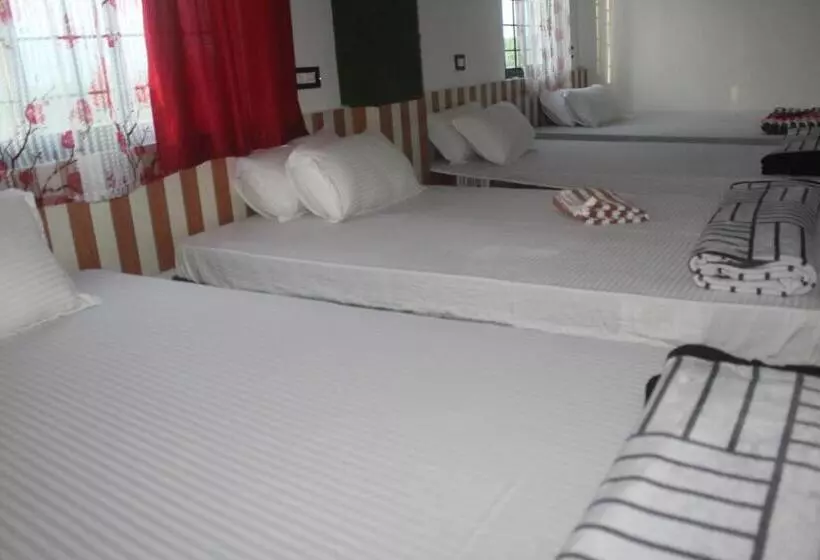 هتل Giggle Coast Restro And Lodging