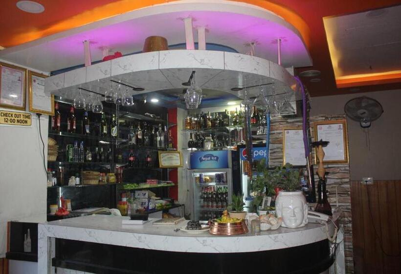 هتل Giggle Coast Restro And Lodging