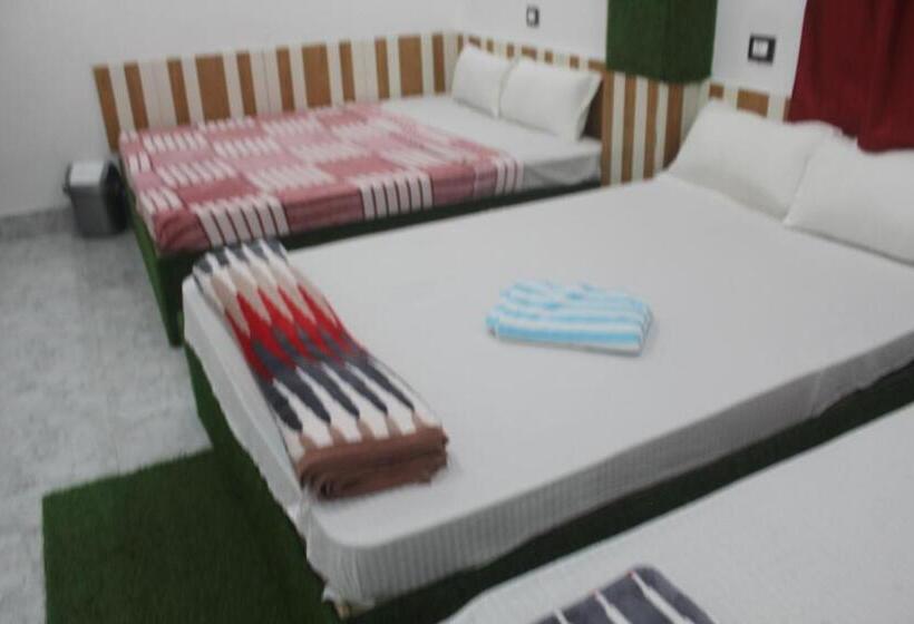 هتل Giggle Coast Restro And Lodging