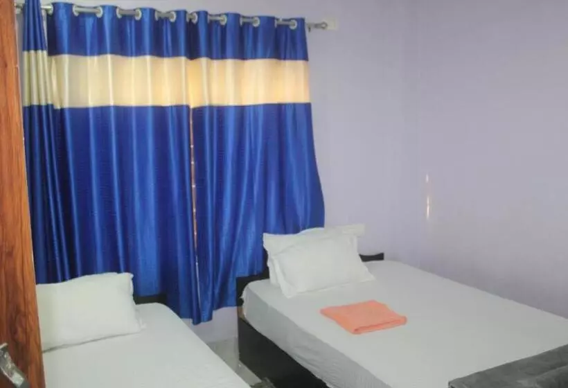 هتل Giggle Coast Restro And Lodging