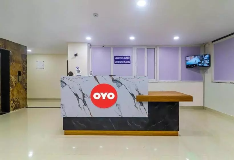 ホテル Oyo Flagship Karan Suites