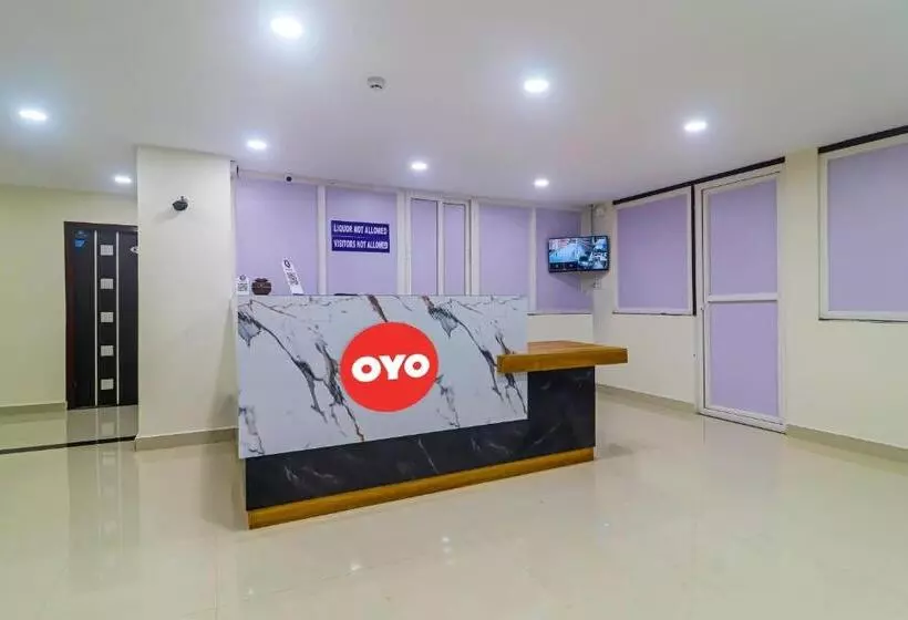 ホテル Oyo Flagship Karan Suites