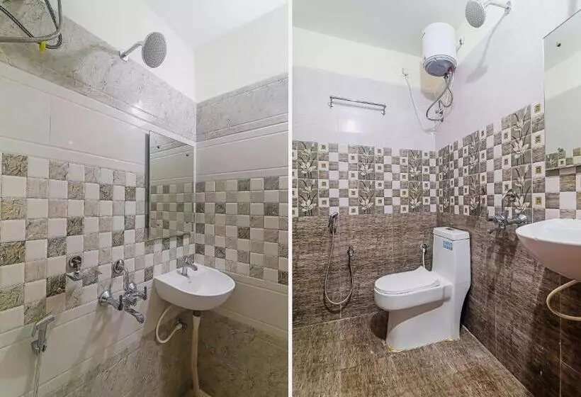 ホテル Oyo Flagship Karan Suites