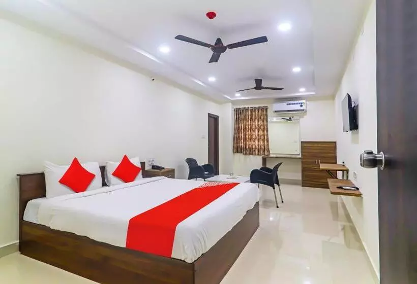 ホテル Oyo Flagship Karan Suites