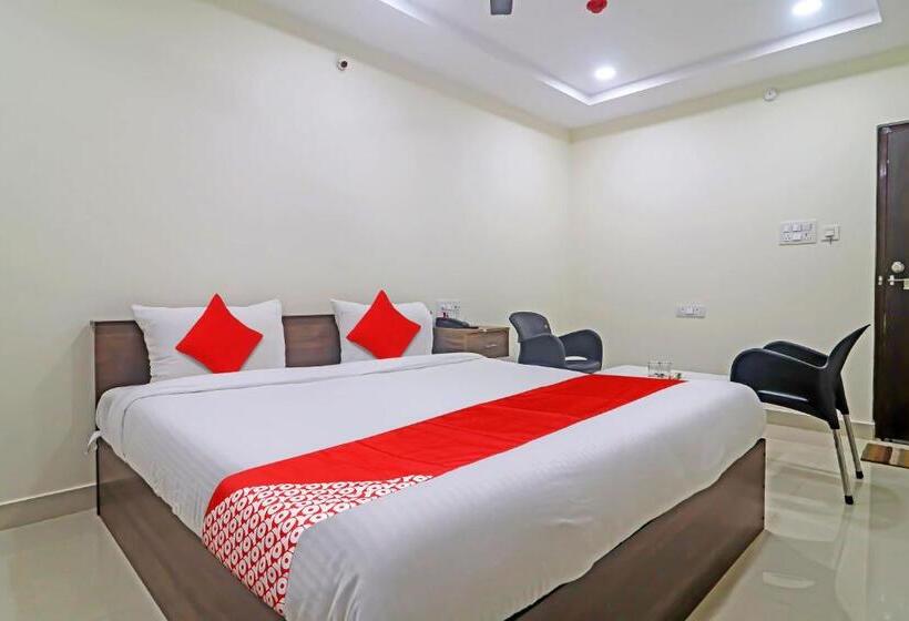 Отель Oyo Flagship Karan Suites