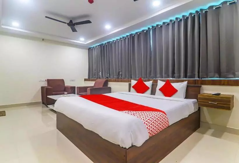 ホテル Oyo Flagship Karan Suites
