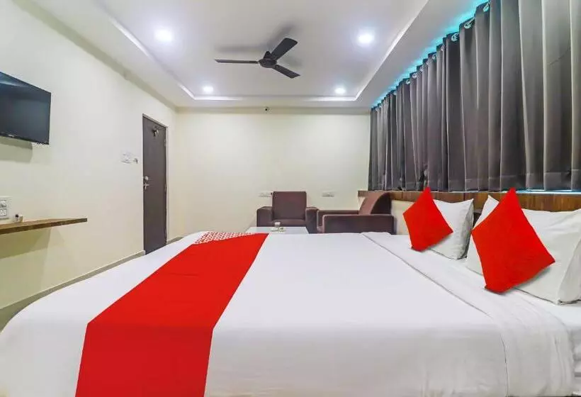 ホテル Oyo Flagship Karan Suites