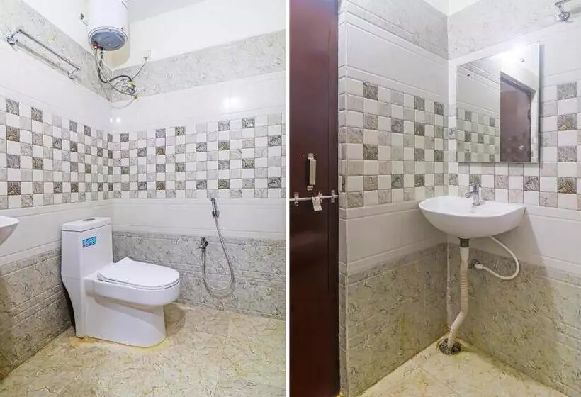 ホテル Oyo Flagship Karan Suites