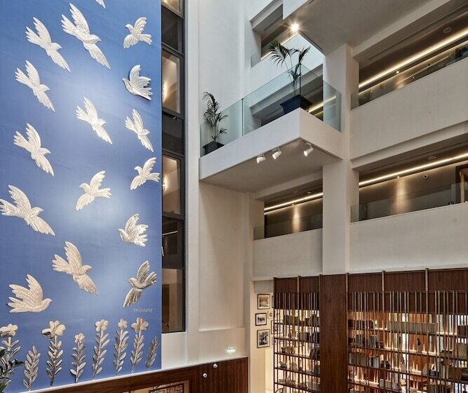 בית מלון כפרי Electra Metropolis