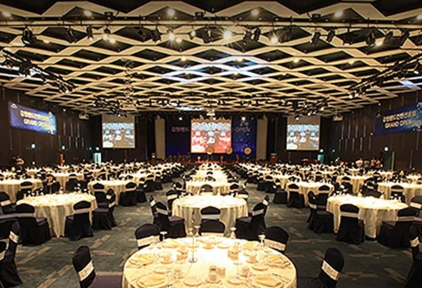 High1 Grand Hotel Convention Tower