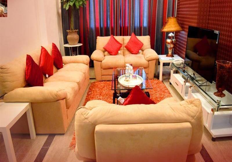 酒店 Leaders Plaza Apartments