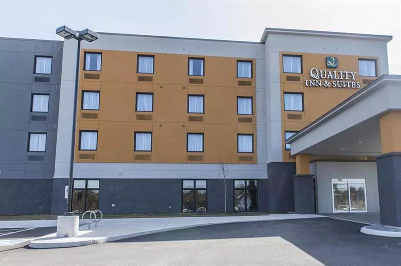 هتل Quality Inn & Suites Kingston