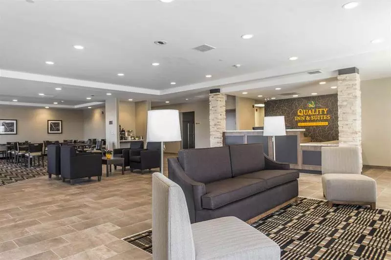 هتل Quality Inn & Suites Kingston