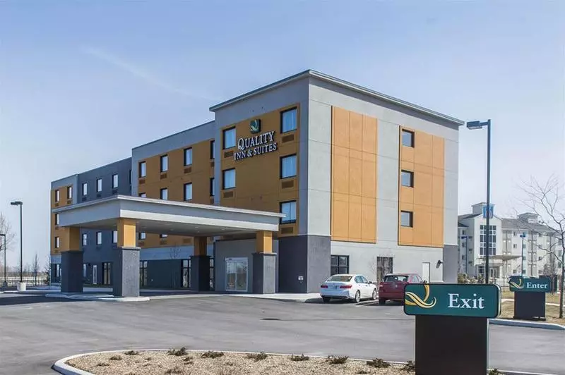 هتل Quality Inn & Suites Kingston