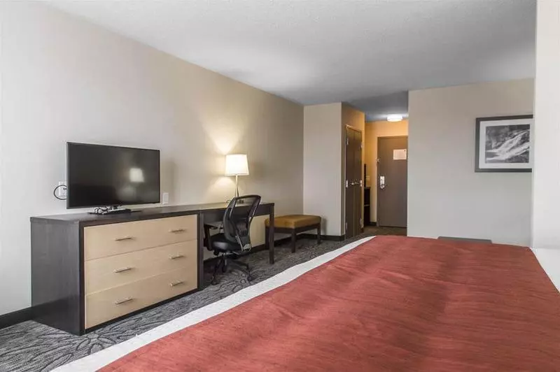 هتل Quality Inn & Suites Kingston