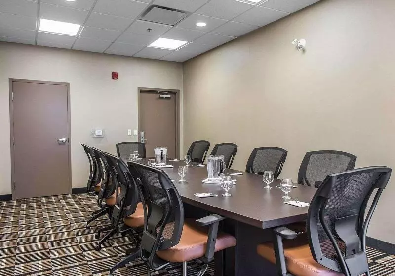 هتل Quality Inn & Suites Kingston