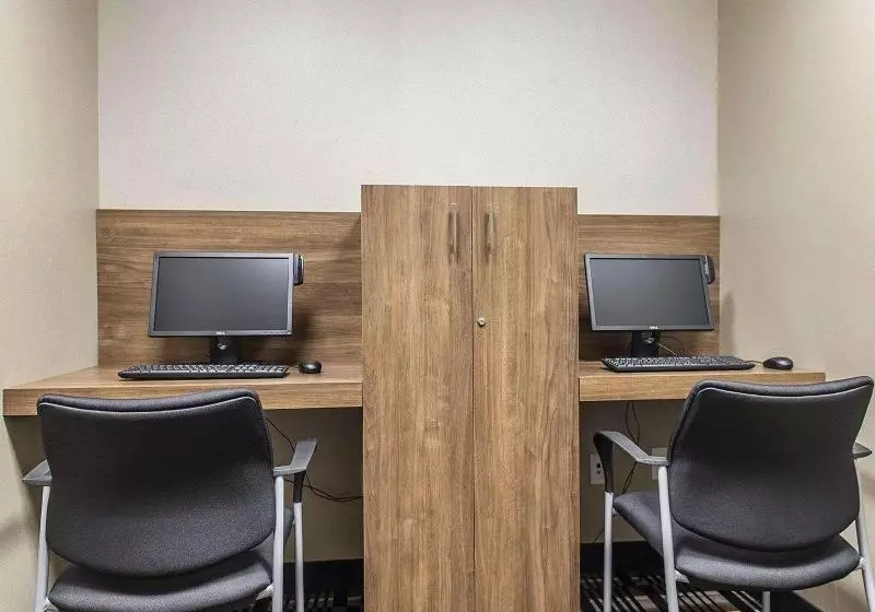 هتل Quality Inn & Suites Kingston