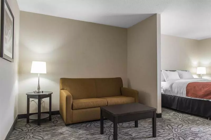 هتل Quality Inn & Suites Kingston