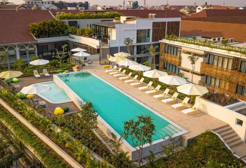 Отель The Aviary