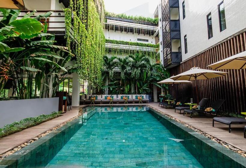 Отель The Aviary