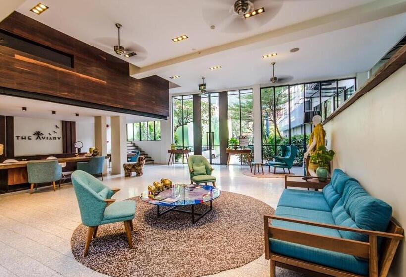 Отель The Aviary