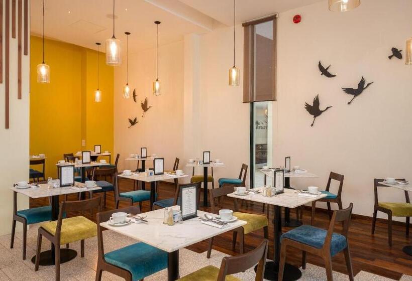 Отель The Aviary