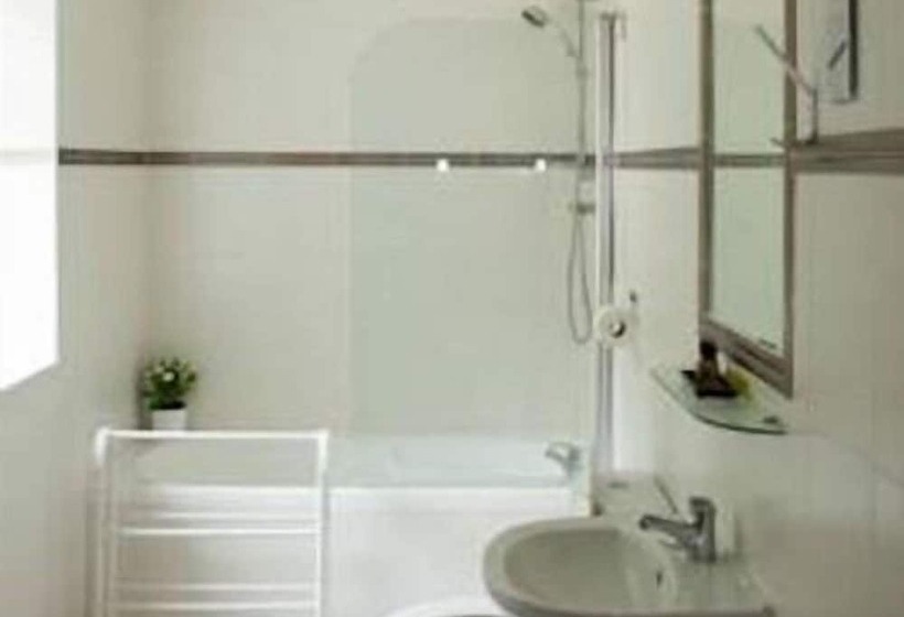 호텔 The Coach House