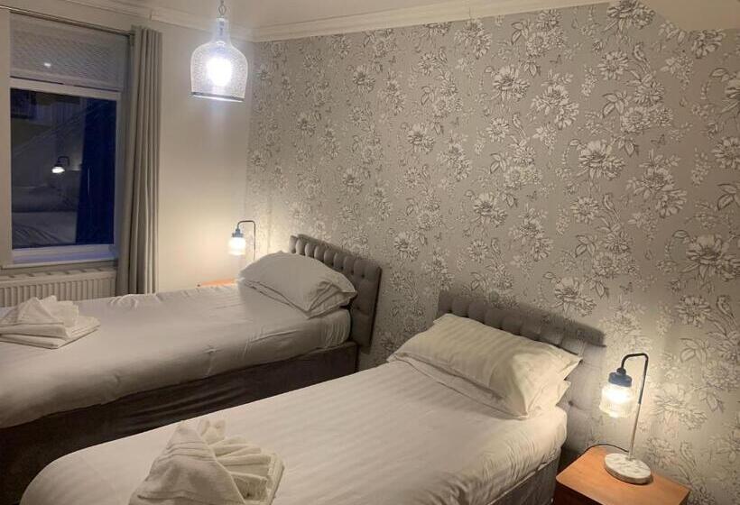 호텔 The Coach House