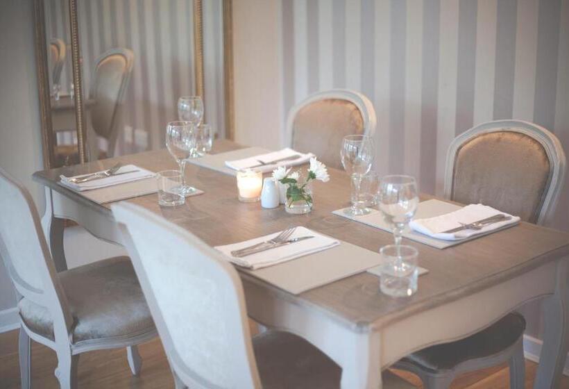 호텔 The Coach House