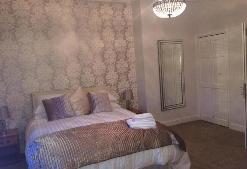 호텔 The Coach House