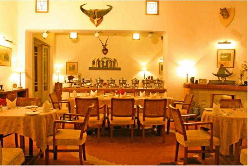 Отель Welcomheritage Sardar Samand Palace