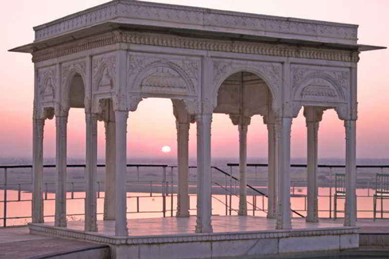 Отель Welcomheritage Sardar Samand Palace