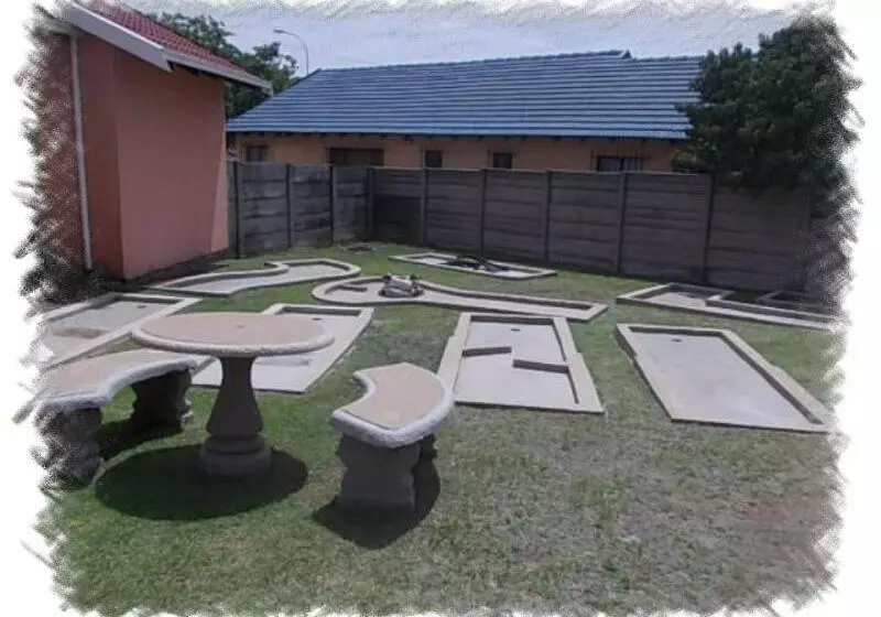 ペンション All Are Welcome Guest House
