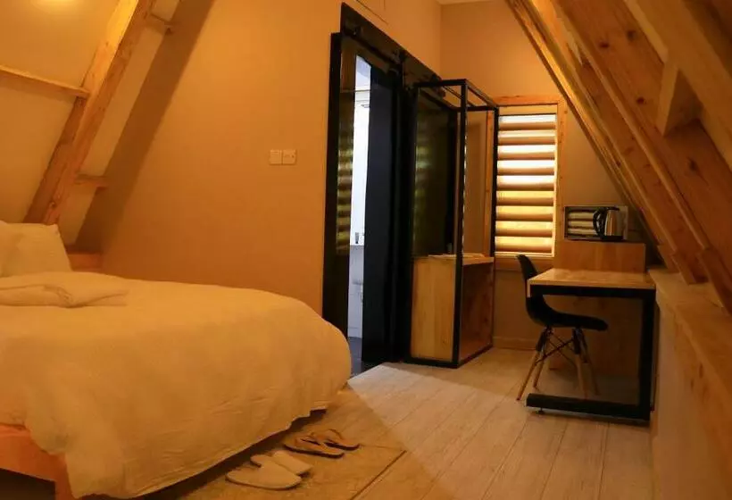 ホテル Kalongo Farm Ecosystem Homes