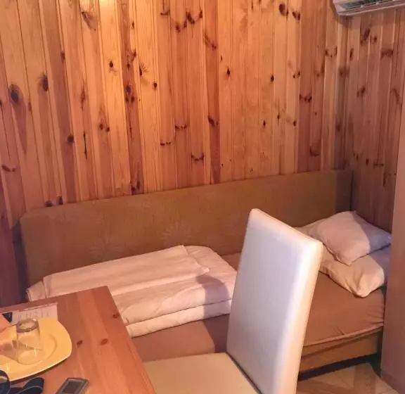 Aamiaismajoitus (B&B) Cuki Lak