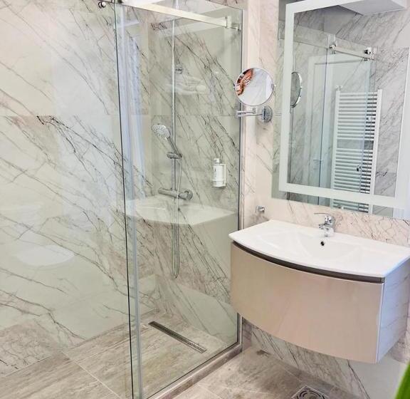 پانسیون Kir House On The Beach