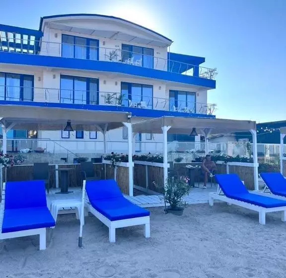 Majatalo Kir House On The Beach