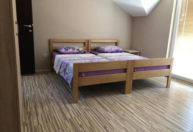 پانسیون Struga Rooms/dhoma/sobi