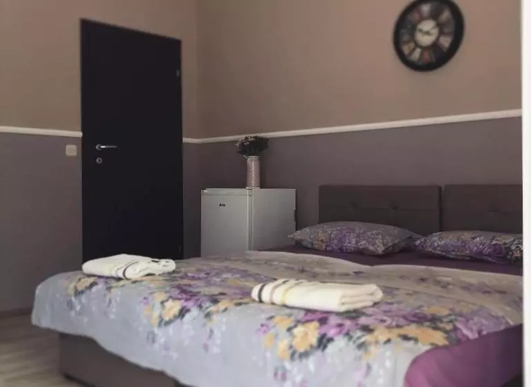 پانسیون Struga Rooms/dhoma/sobi