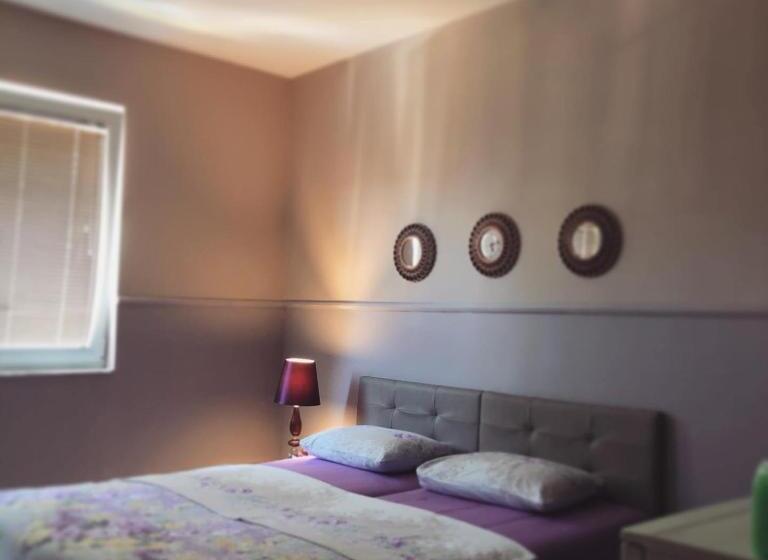 پانسیون Struga Rooms/dhoma/sobi