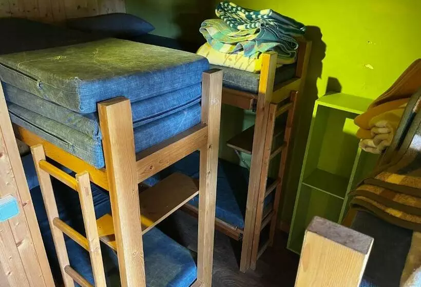 Retkeilymaja Refugi De Siurana